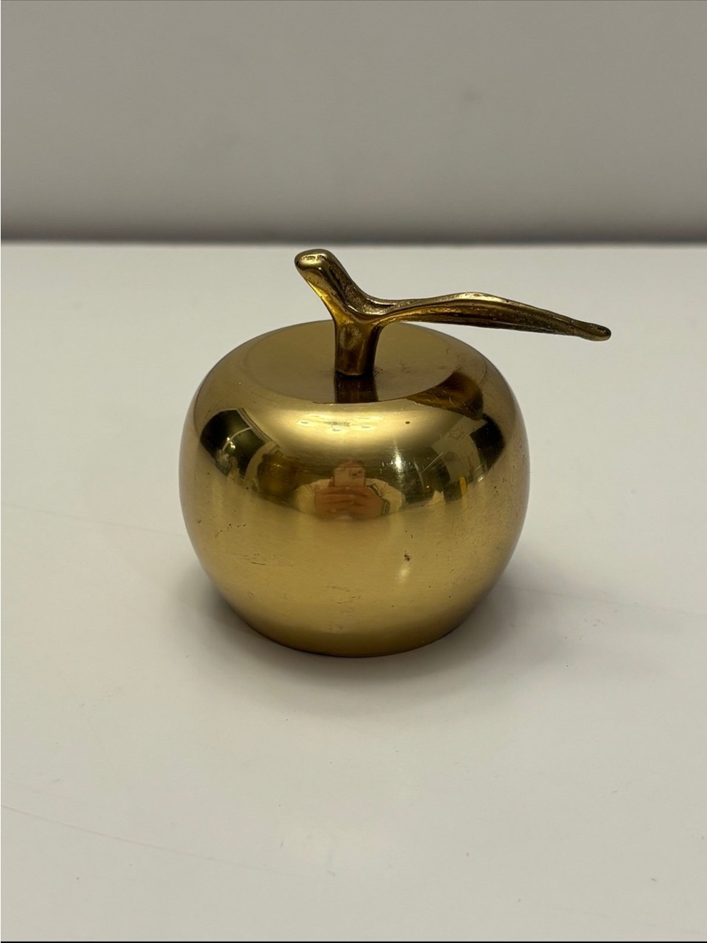 Vintage embossed brass planter - Picture 4 of 8
